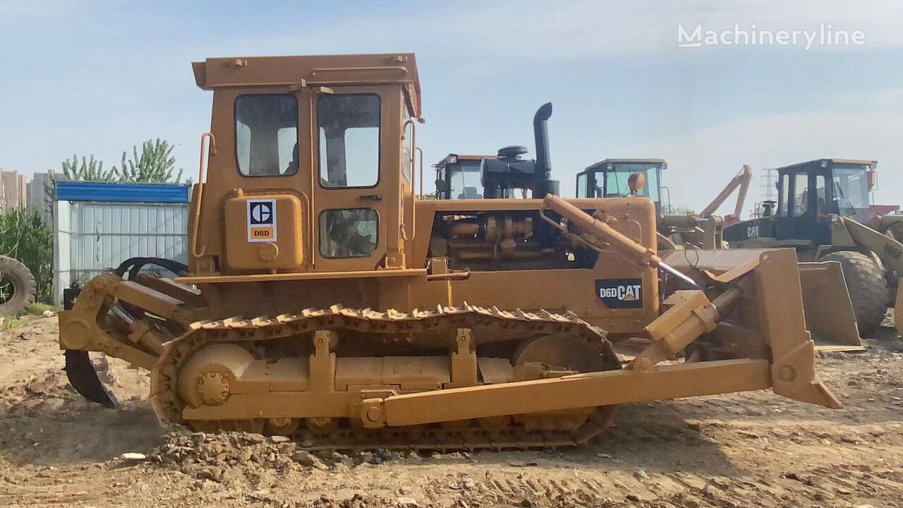 Caterpillar D6D bulldozer